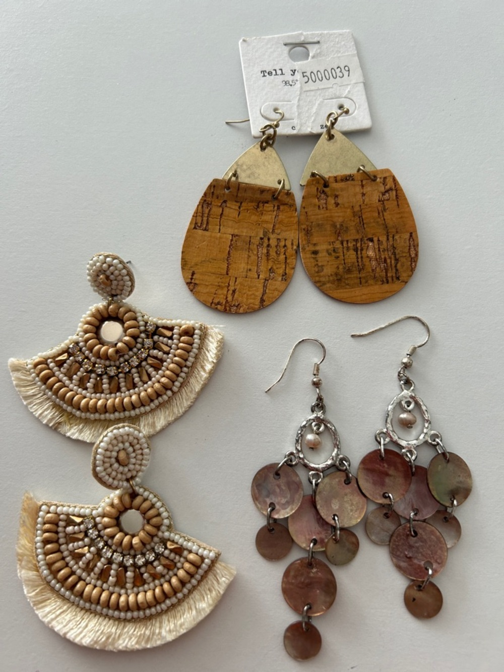 Neutral hanging earrings